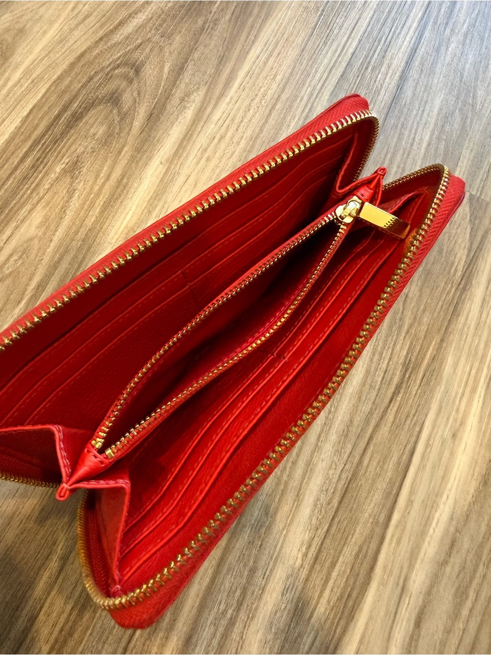 Tory Burch Amanda Continental Wallet Red Leather with Gold Logo - Picture 6 of 9